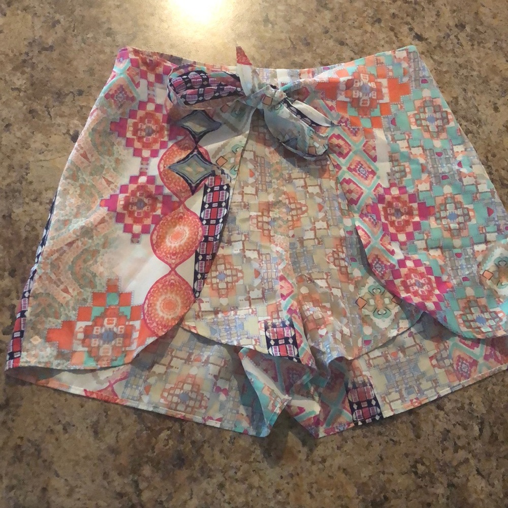 Girls patterned shorts